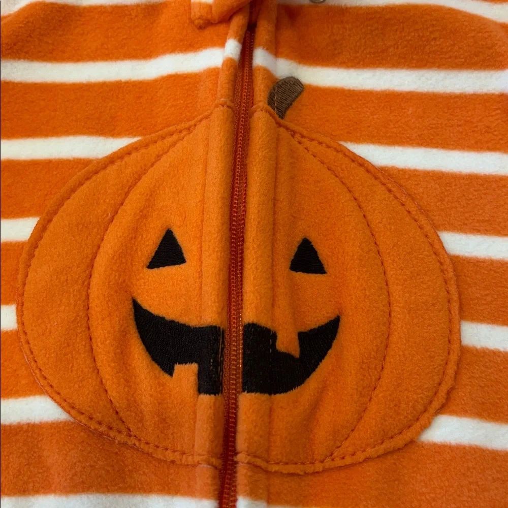 Carter's‎ pumpkin sleep n play NWT 6M